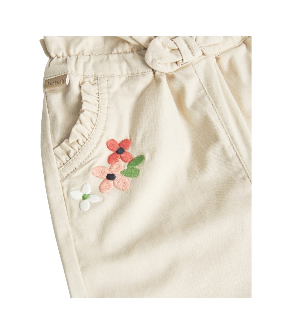 Hose Blumenstickerei