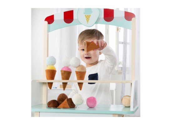 Eisstand mit Zubehör