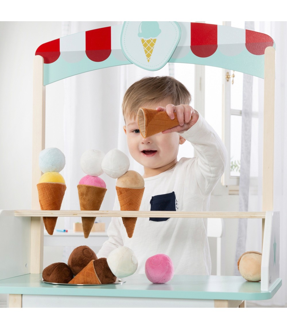 Eisstand mit Zubehör