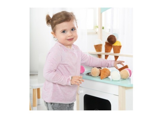 Eisstand mit Zubehör