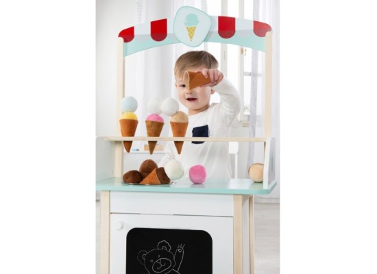 Eisstand mit Zubehör