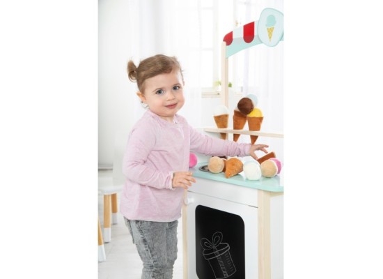 Eisstand mit Zubehör