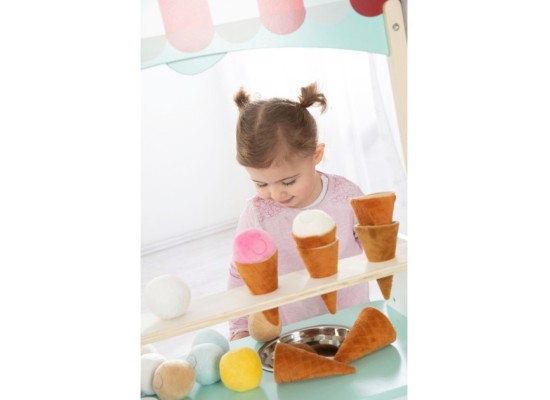 Eisstand mit Zubehör