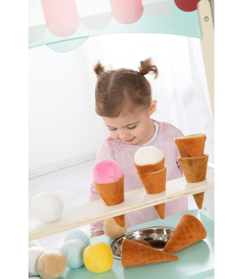 Eisstand mit Zubehör