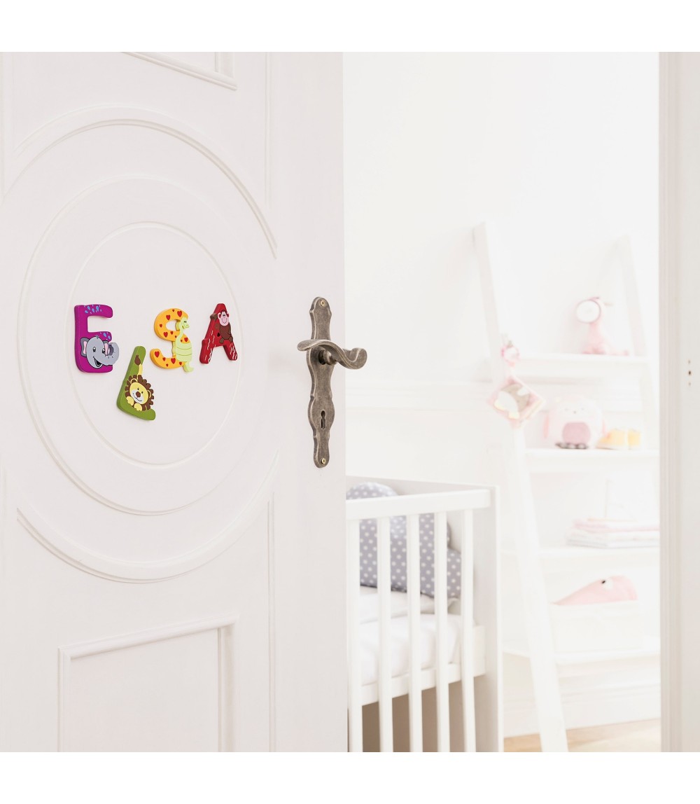 Holzbuchstaben mit Tiermotiven zum Aufkleben