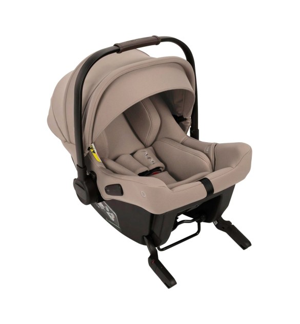 Babyschale PIPA urbn mit integrierter Isofix-Basis