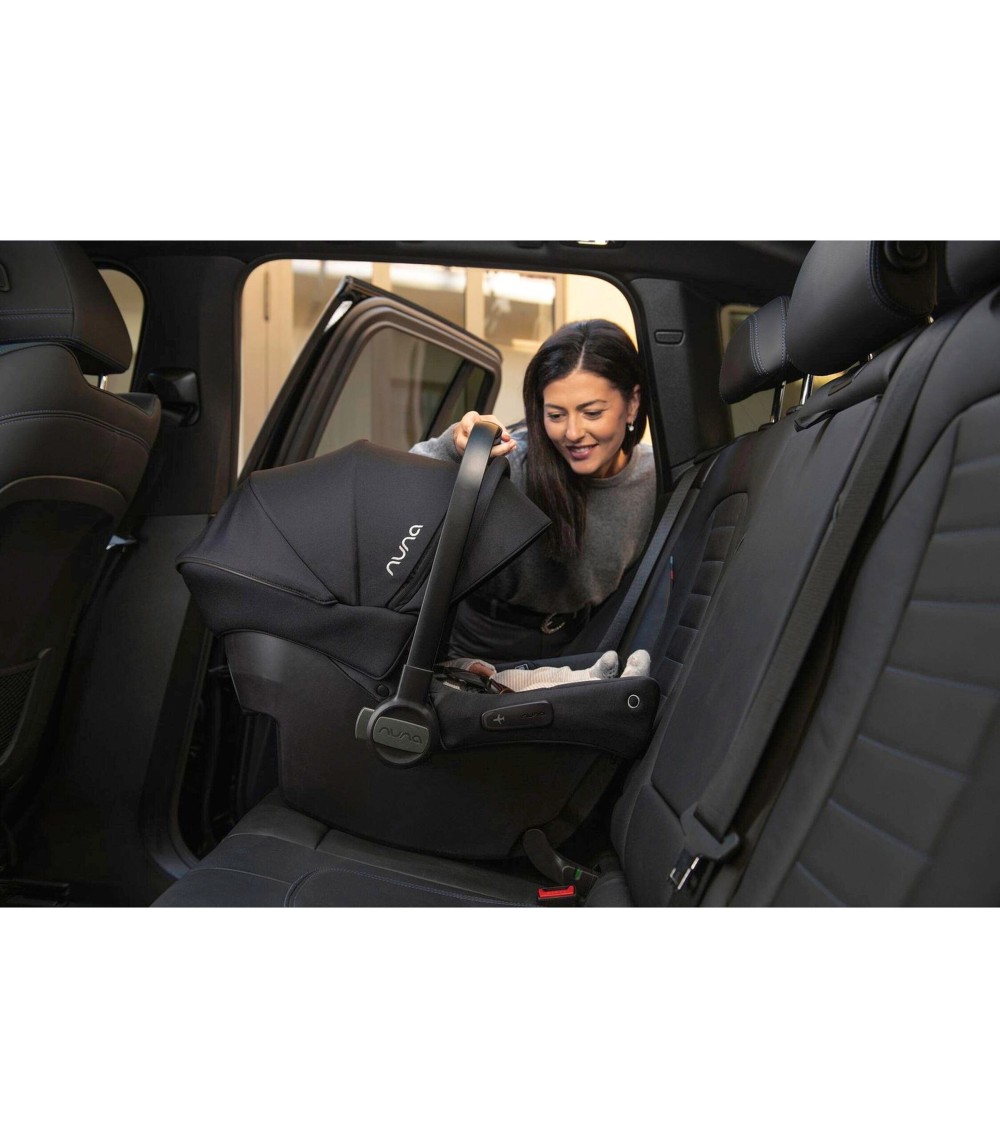 Babyschale PIPA urbn mit integrierter Isofix-Basis
