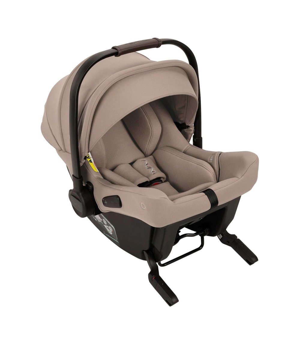 Babyschale PIPA urbn mit integrierter Isofix-Basis