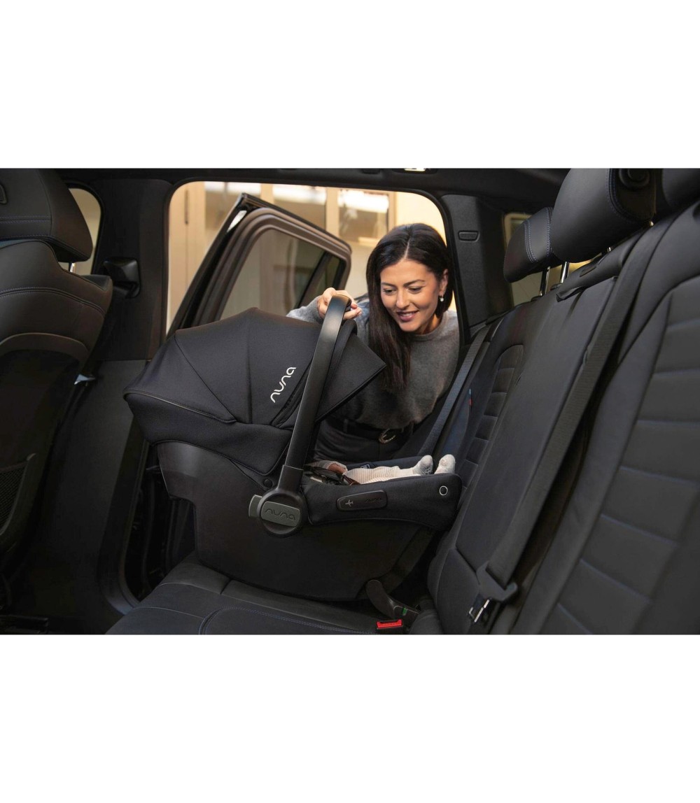 Babyschale PIPA urbn mit integrierter Isofix-Basis