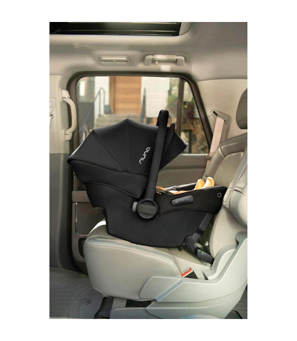 Babyschale PIPA urbn mit integrierter Isofix-Basis