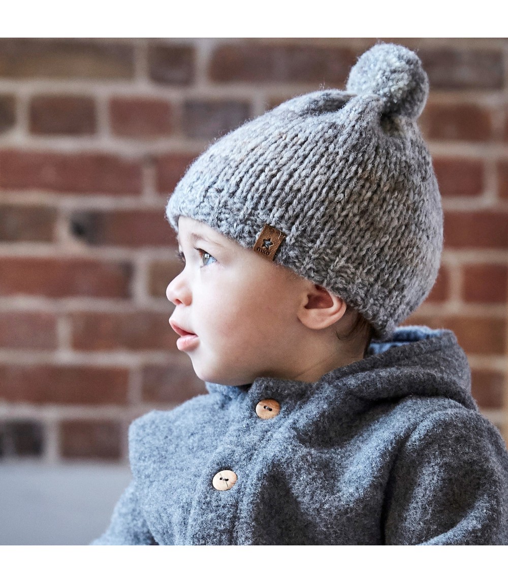 Winter-Strickmütze mit Bommel