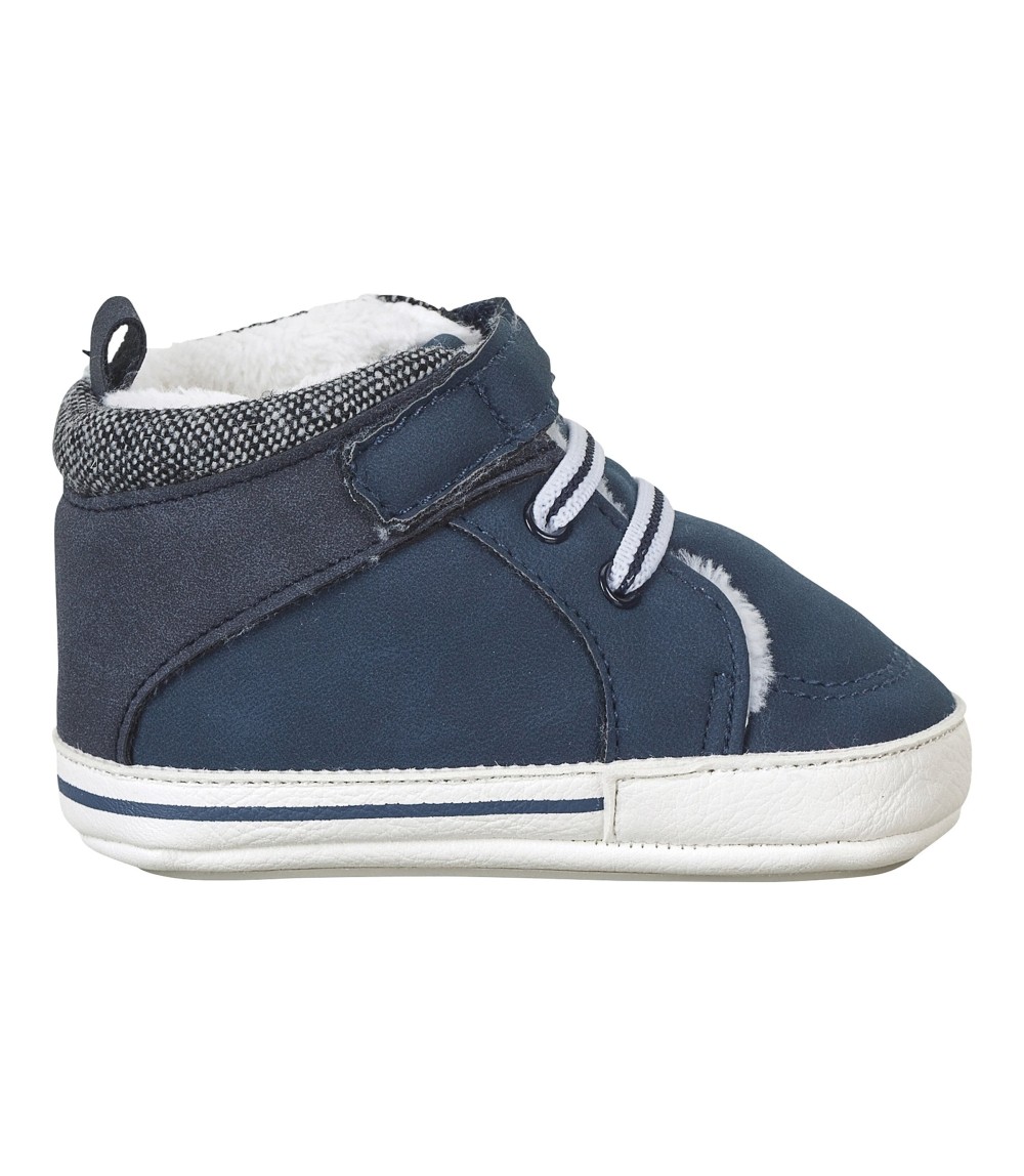 Winterschuhe mit Klettverschluss