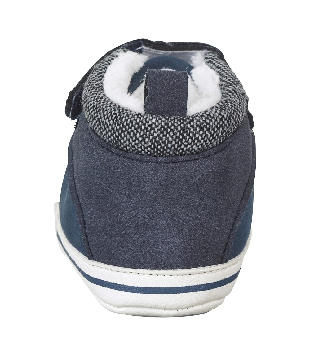 Winterschuhe mit Klettverschluss