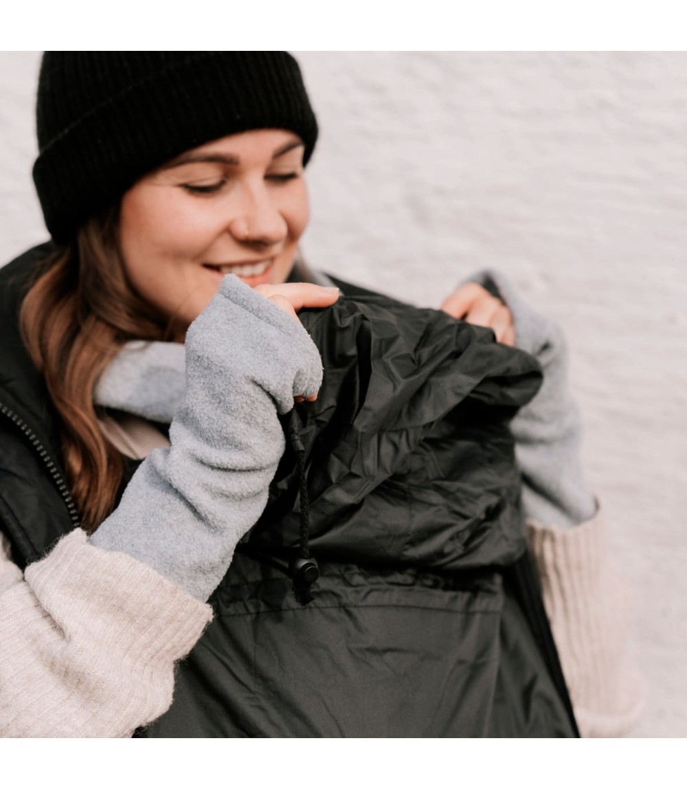 Tragecover Fleece-Cover 3-in-1 mit Regenschutz, Schalkragen & Stulpen