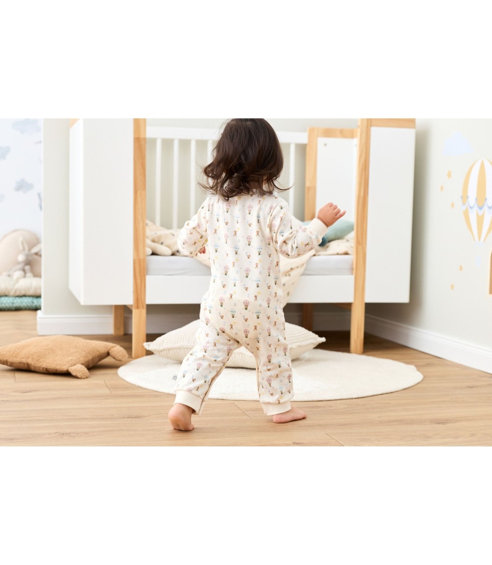 Schlafoverall On the road